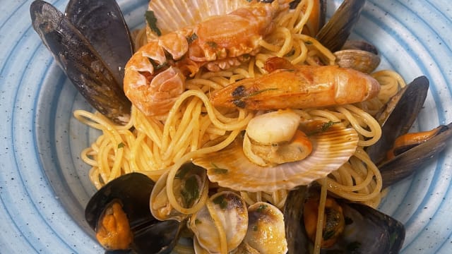 Spaghetti allo scoglio - Taverna Capitan Uncino, Venice