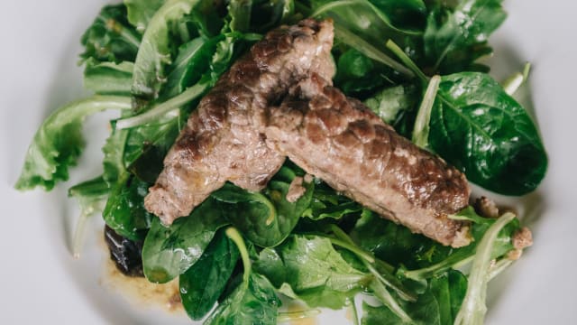 Involtini di scottona alla siciliana con insalata - Mami Ristorante