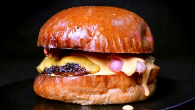 Cheesebacon - FA.BÙ. Fashion Burger