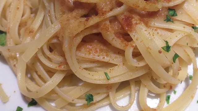 Spaghettone artigianale con bottarga di muggine - Osteria da artico, Udine