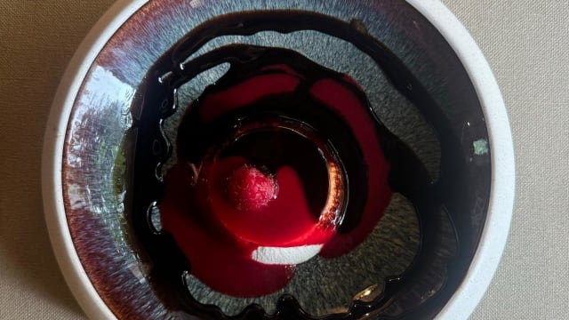 Panna cotta al lampone con scaglie di cioccolato - Ristorante La Boiola