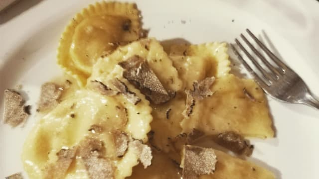 Ravioli di porcini burro e salvia con tartufo  - Le Arcate