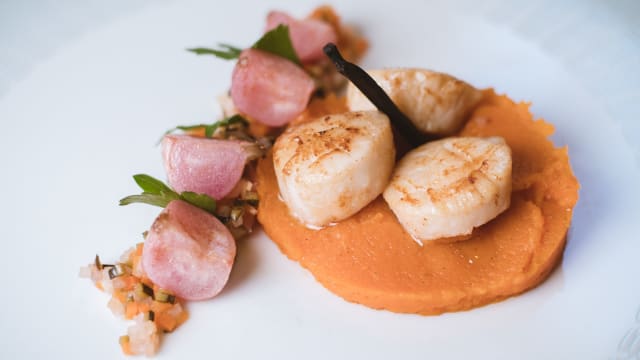 Trio of Sautéed Scallops - Cícero Bistrot