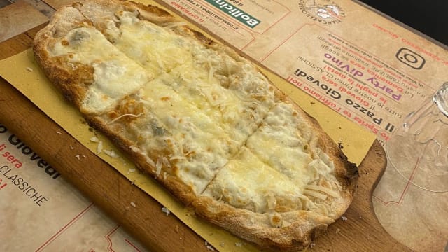 Quattro formaggi - Biancazerozero Milano, Milan
