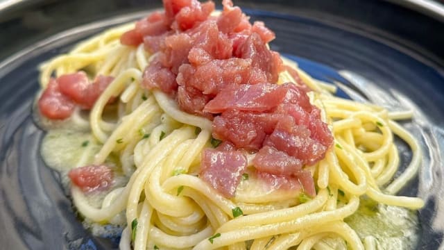 Spaghettone “Benedetto Cavallieri” aglio, olio, peperoncino e battuto di tonno crudo  - Enjoy