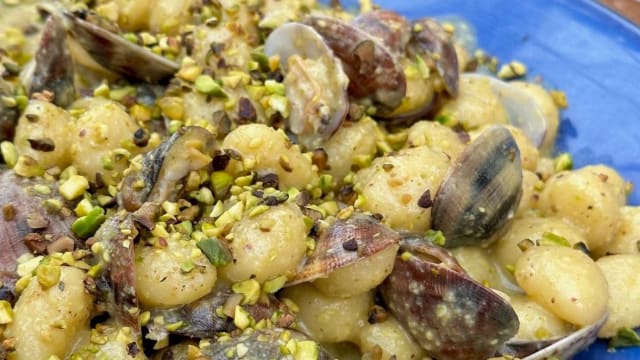 Gnocchetti con vongole e pistacchio  - Enjoy