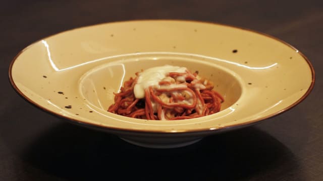 Tagliolini aglio nero e pecorino - Bu-bi Restaurant