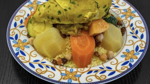 Couscous kefta, semoule de blé, boulettes de boeuf marinées légumes frais - Casablanca, Paris