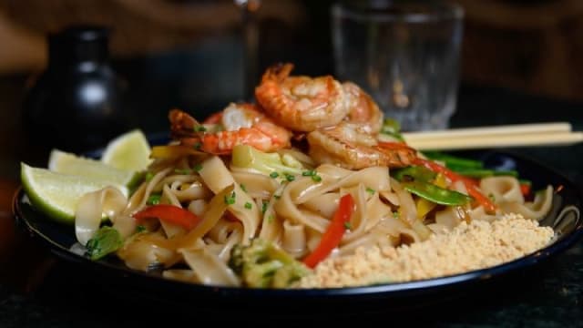 Shrimp Pad Thai - Matchamama, Lisbon