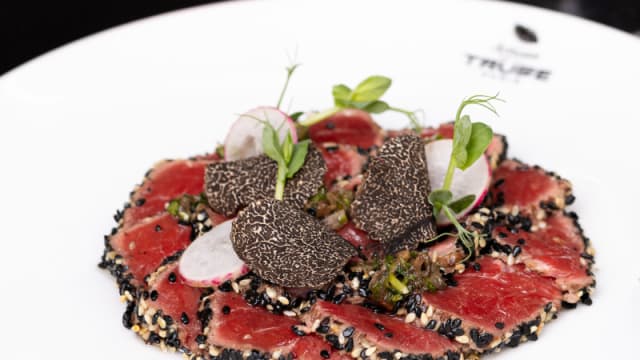 Tataki de bœuf à la truffe - Artisan de la Truffe Montmartre, Paris