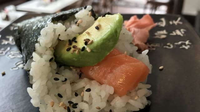 Saumon Avocat  - Nems et Sushi, Paris