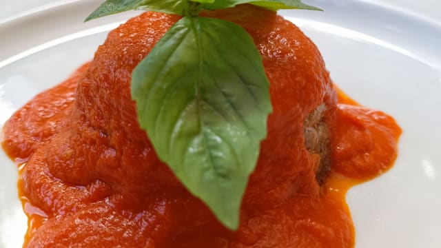 Piccola parmigiana con coulis di pomodoro - Ristorante Viecce A Trova