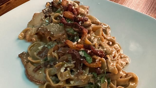 Fettuccune di castagne con doppio porcino e guanciale di cinghiale - Mozzichi Trastevere, Rome