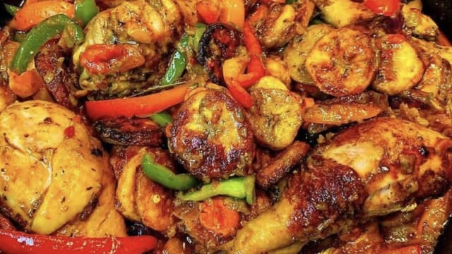 Poulet DG - Mimba's African Cuisine