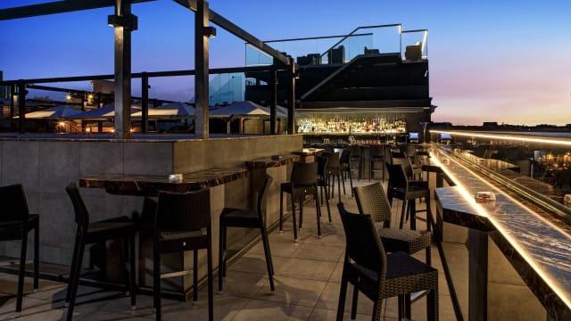 Mun Rooftop Restaurant Rome MùN Rooftop Cocktail Bar a Roma - Menu, prezzi, immagini, recensioni e ...