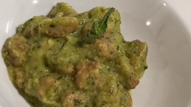 Gnocchi alle nocciole fatti in casa con pesto alle zucchine e menta(vegano) - Caligo, Genoa