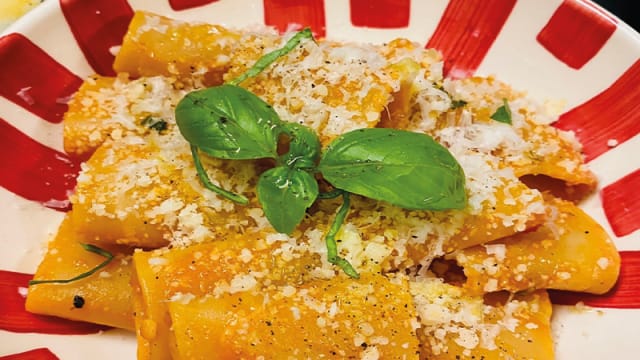 Rigatoni alla carbonara di carciofi  - Via del Gusto, Paris