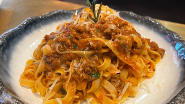 Tagliatelle al ragù bolognese  - Via del Gusto, Paris