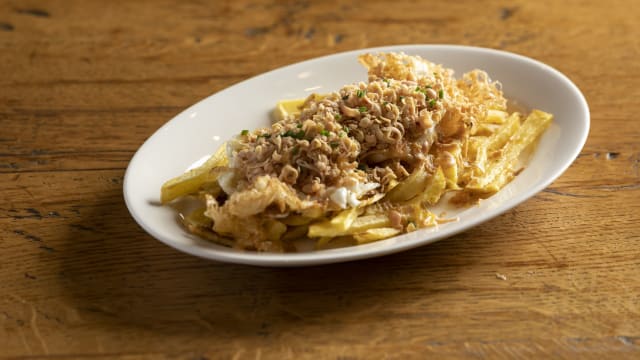 Huevos fritos con patatas fritas y láminas de foie - Mussol - Casp, Barcelona