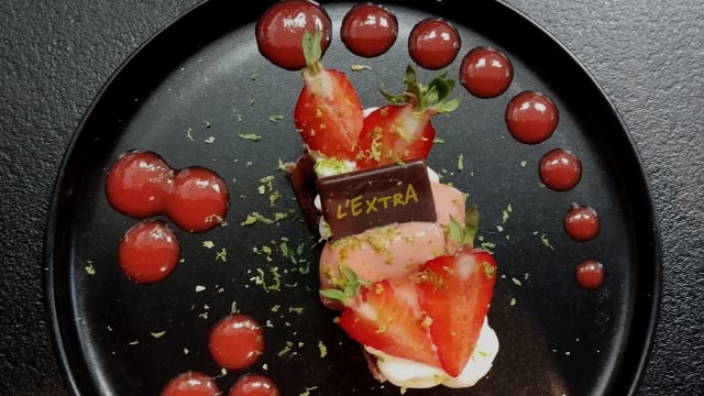 Club fraise et son sorbet - Restaurant L'ExtrA, Reims