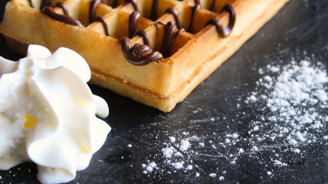 Gaufre, chantilly, nutella ou confiture - Prise de Mousse