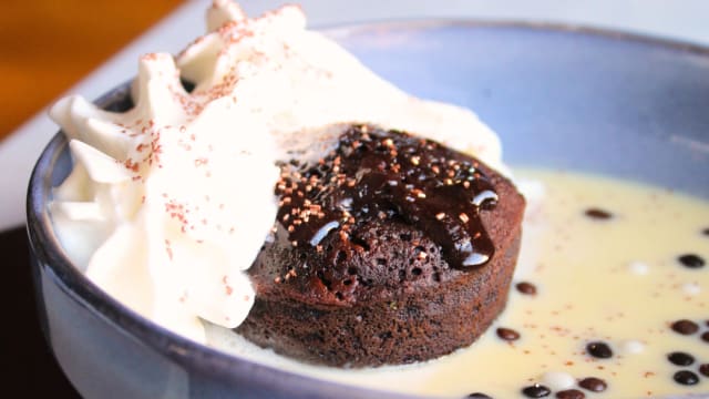 Fondant au chocolat, chantilly, crème anglaise - Prise de Mousse