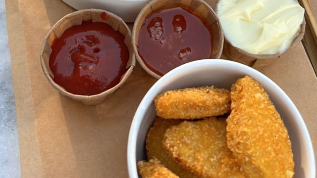 Vegan nuggets - The Golden Stork