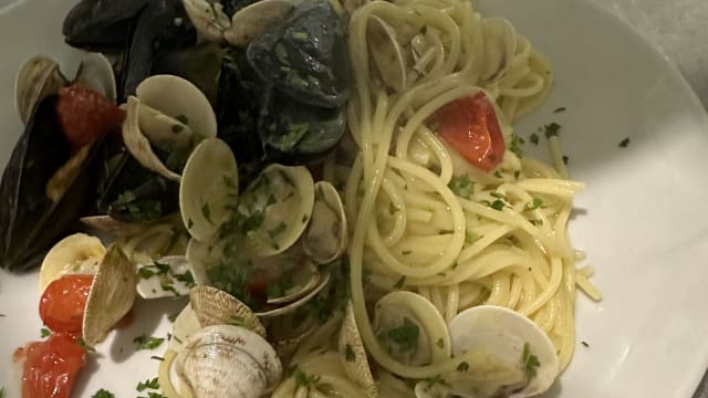 Spaghetti ai frutti di mare - Mare e Gusto, Pozzuoli