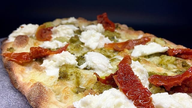 Pesto, patate, bufala e pomodori secchi - Pinsamore, Rome