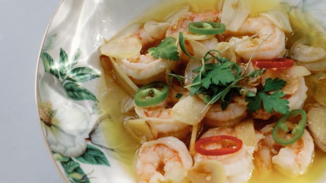 Sautéed Prawns With Garlic, Ginger and Lemon - Palácio do Visconde