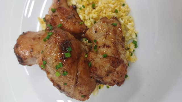 Molleja a la brasa con cous cous de coliflor - Malparits, Badalona