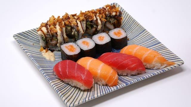 Combinado c (12 ud.) - Takami (Buffet libre) , Madrid