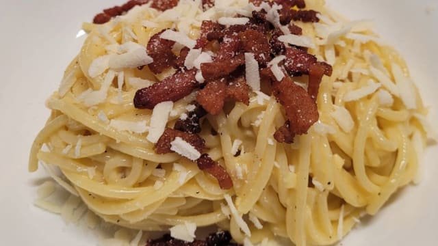 Spaghetti carbonara  - L'ULIVETO BBQ RISTORANTE PUB, Rome