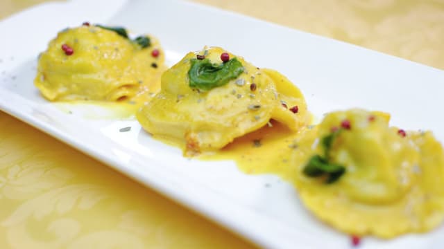 Ravioli di burrata al tartufo nero - Da Checco Al Calice d'Oro