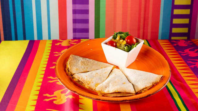 Quesadila Crujiente - Cantina Mexicana El Tayo