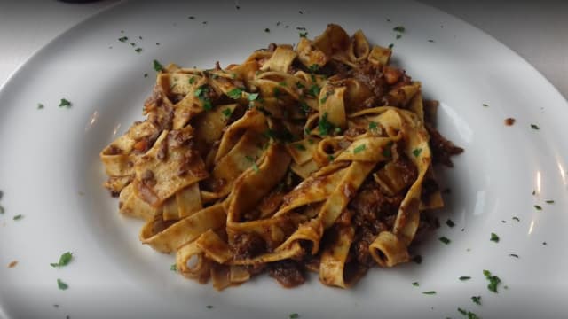 Tagliatelle integrali alla lepre - Trattoria Da Rinnna