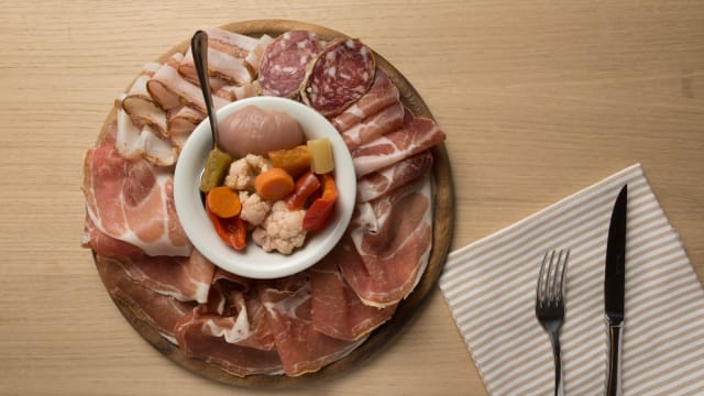 Tagliere di salumi e giardiniera - Trattoria Da Rinnna