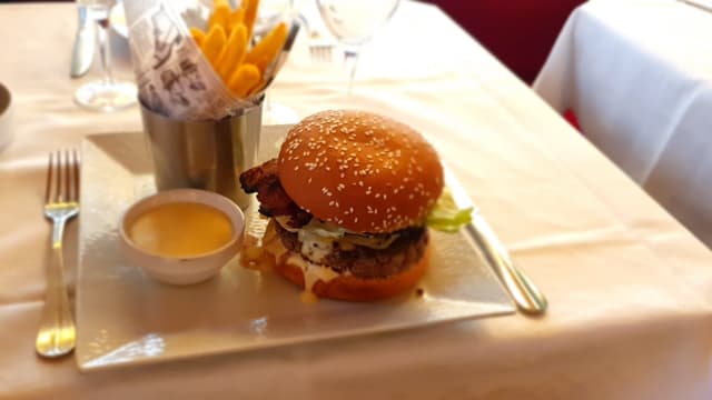 Burger Zeyer et ses frites  - Le Zeyer