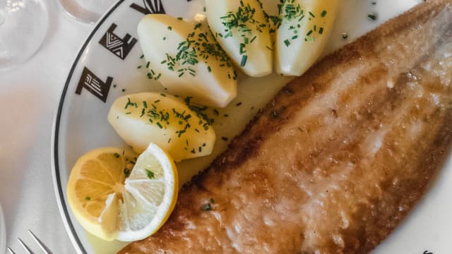 Sole meunière ou sèche, pommes vapeur  - Le Zeyer