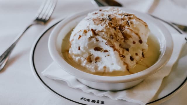 Île flottante, crème anglaise à la pistache  - Le Zeyer