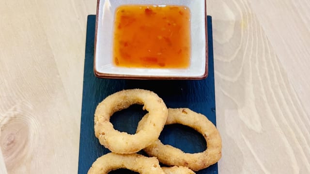 Crispy calamari (4 pcs) - Comida Zarra, Lisbon