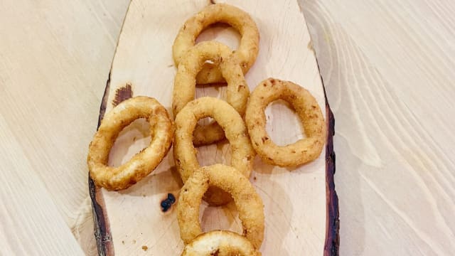 Crispy calamari (8 pcs) - Comida Zarra, Lisbon