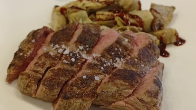 Tagliata di barbina franciacortina con carciofi alla menta e agrodolce di ribes piccanti  - FortyFive Restaurant