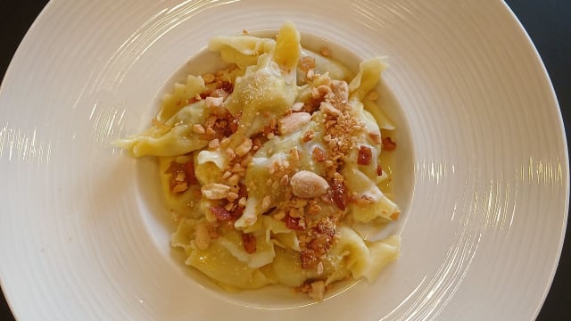 Casonsei bresciani con crema di parmigiano, guanciale e mandorle - FortyFive Restaurant, Brescia