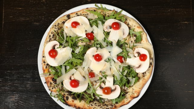 Pizza Al tartufo - La Romanella, Paris