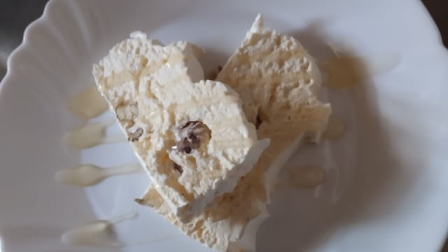 semifreddo al torroncino (stagionale) - L'Osteria Del Ponte