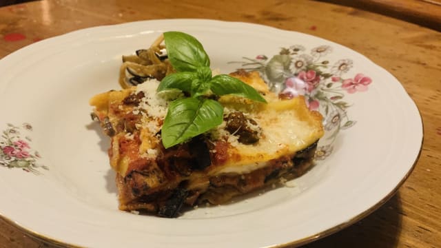 Lasagna con melanzane e provola - Vinando