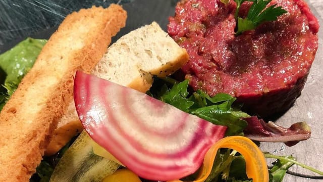 Tartare de bœuf traditionnel - Montreux Jazz Café Genève Aéroport - Arrivées