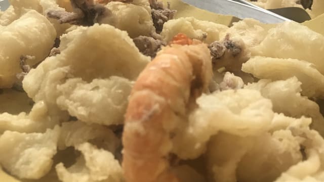 Frittura di calamari e scampi - Hosvi