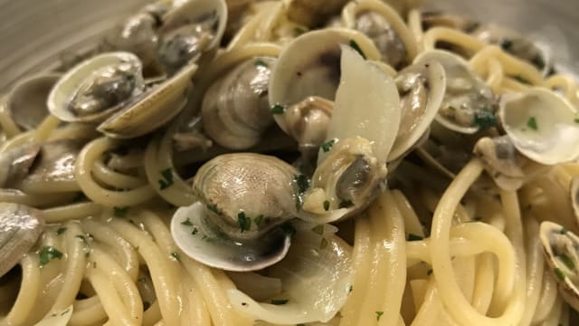 Spaghetti alle vongole nostrane - Hosvi